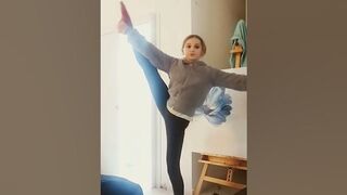 This was so hard to doooo???????????? #flexiblechallenge #flexible #balence