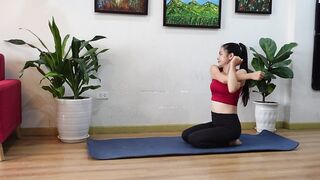 At Home Arch Yoga | Workout Up & Stretching Legs With Ammy