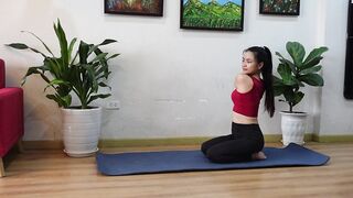 At Home Arch Yoga | Workout Up & Stretching Legs With Ammy