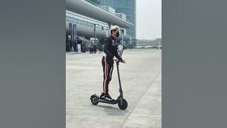 Kris Wu | Scooter ???? on the grid????Flexible Enough?????