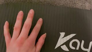 ASMR ~.~ 2 minute tapping on yoga mat ☁️ (no talking)