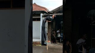 Flexible black Stilts Mamang Sulaeman ????