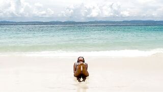 Beach Yoga Thailand