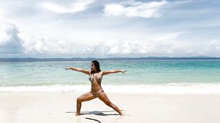 Beach Yoga Thailand