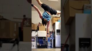 Straddle to One arm handstand on canes progress. ???? #calisthenics #gym #gymmotivation #yoga #fitness