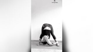 My favourite yoga asana sequence #yogaurmi #urmiyogaacademy #fitness #yogateacher #yogapose #yoga