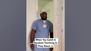 When You Catch A Resident Twerking In They Room ???? #onmystepdaddy #comedy #cnahumor #nursehumor