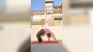 Chakrasana ???????? #yog_to_be_niroge #harharmahadev #yoga #viral #navratri #viral #shorts