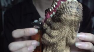 ASMR | Extremely flexible hand wriggling with a lighter and a dinosaur head