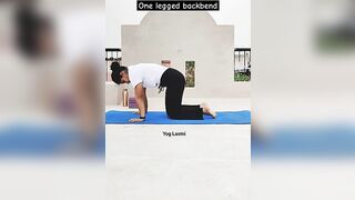 One legged backbend????‍♀️@Yoglaxmi #yoga #love #ytshorts #youtubeshorts