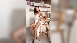 Tita Sahara Rosita - Impresionante modelo de bikinis | Bikini Model