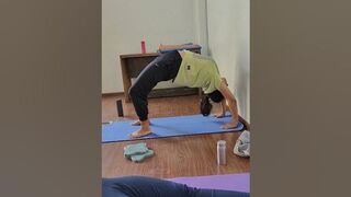 chakraasana #music #yoga #motivation #advancedyogaclass #yogaworkout #yogaclasess