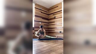 Practica conmigo ???? #yoga #yogaenespañol #stretching #meditacion