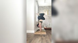 Yoga Flow Handstand