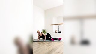 Stretching routine to increase hip mobility