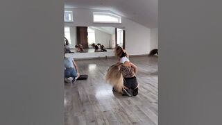 Процесс офлайн тренировки #twerk