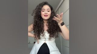 Videoclipul complet pe TikTok????, try-on haul încă nu e postat. Link in comentarii către produse.