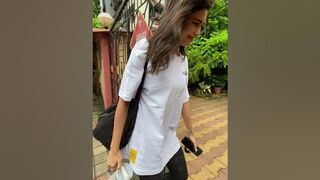 Karishma Tanna Spotted Outside her Yoga Class