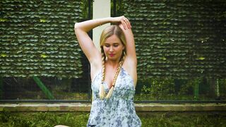 Easy yoga in the garden | Deep hips stretching