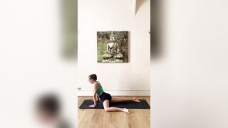 Psoas release #psoas #yoga #stretching #yogastretch #backstretch #emotionalrelease #vinyasa #shorts