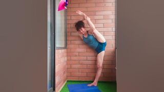 Standing Splits Flexibility ???? #flexibilité #legflexibility #stretches #stretching #split #flexible