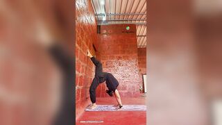 Chakrasana #yogaurmi #shorts #youtubeshorts #ytshorts #shortvideo #urmiyogaacademy #yoga #yogapose