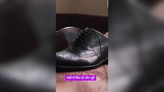 Stretch Tight Shoes with Socks and Heat | Easy Shoe Stretching Hack मोज़े और हीट से जूतों को फैलाएं