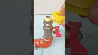 Only Pro Plumbers Know This Trick. How to Install Flexible Hoses Correctly #shorts #plumbing #skills