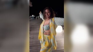 Rajakumari hot in bikini ????