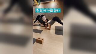 #돌고래자세 #돌핀자세 #전신근력운동 #yoga #요가 #yogalife #요가수련 #요가원 #수업영상 #노력 #성실