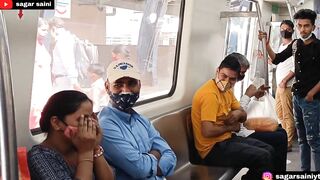 मम्मी जी ये लड़की, ये क्या होती है Funny Prank In Metro????। Prank In India | Metro Prank।  Sagar Saini