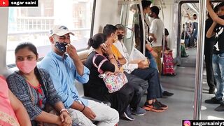 मम्मी जी ये लड़की, ये क्या होती है Funny Prank In Metro????। Prank In India | Metro Prank।  Sagar Saini