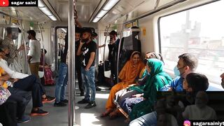 मम्मी जी ये लड़की, ये क्या होती है Funny Prank In Metro????। Prank In India | Metro Prank।  Sagar Saini