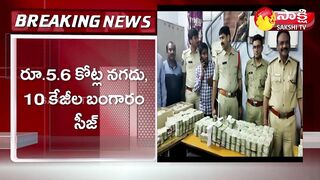 Huge Cash Crunch on Travel Buses | Krishnavaram | East Godavari | Sakshi TV