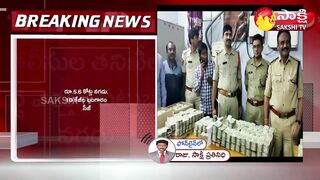 Huge Cash Crunch on Travel Buses | Krishnavaram | East Godavari | Sakshi TV