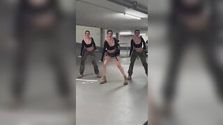 ????Triplets Twerking Tik Tik Tok #twerking #twerk #dancinggirl