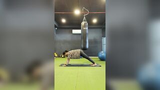 Downward dog pose - calf stretching #stretching #stretches #activestretching #fitness