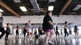 Ain't Too cool/Country Girl Twerk Line Dance mashup