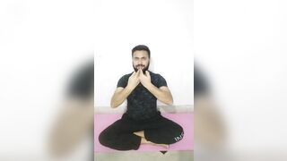 Simple Exercise for Wrist Pain Relief | Yoga for Wrist Pain #Shorts #Wristpain #Yoga #KundanMishra