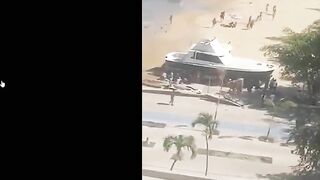 Shootout On Beach In Front Of Tourists In Acapulco @ playa Manzanillo